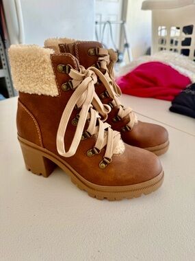 Women’s Tan Lace-Up Block Heel Boots with Faux Shearling Trim